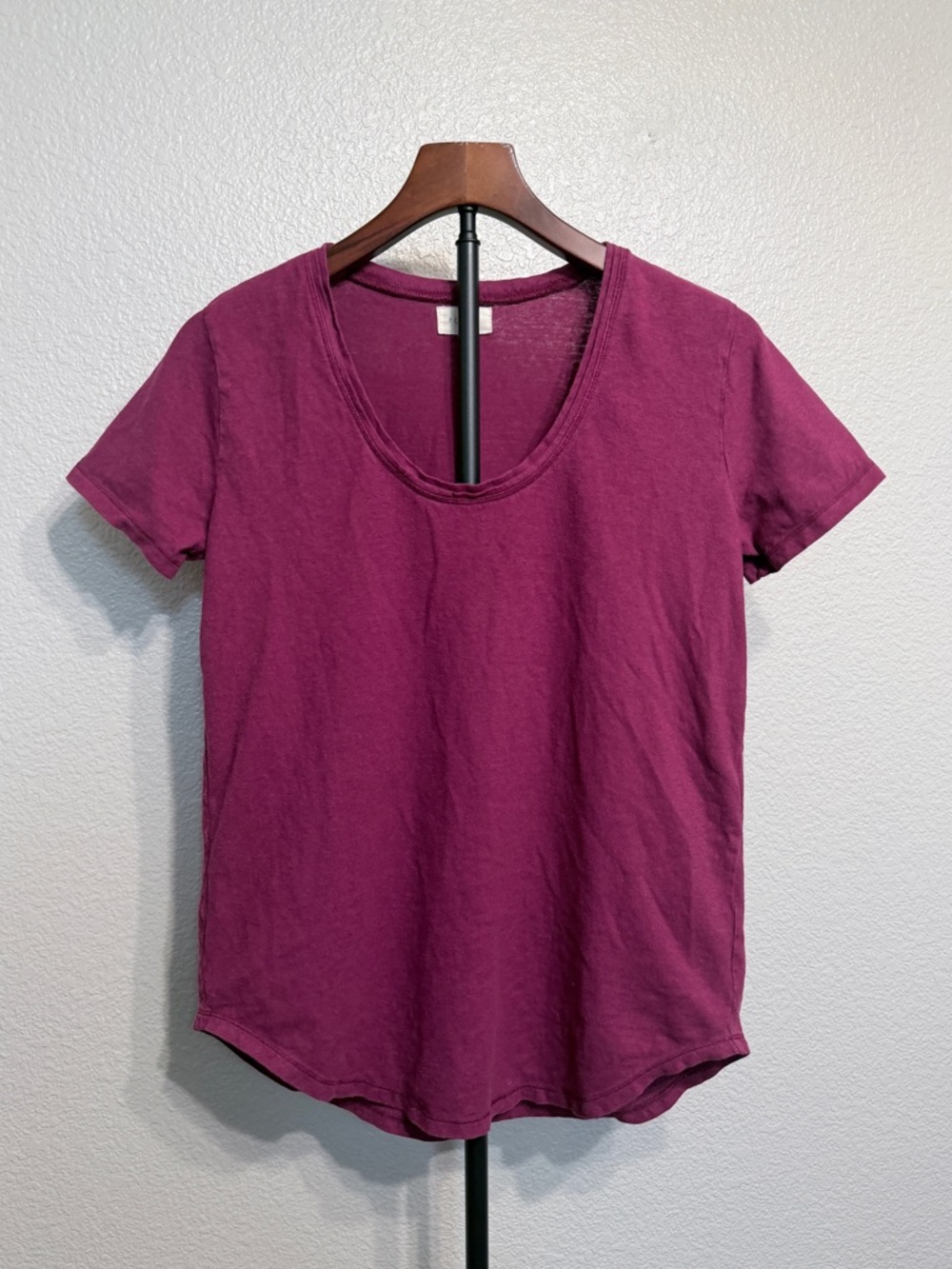 Poetry Hemp/Organic Cotton Blend Scoop Neck Short Sleeve T-Shirt - Women’s 6 - Picture 3 of 7